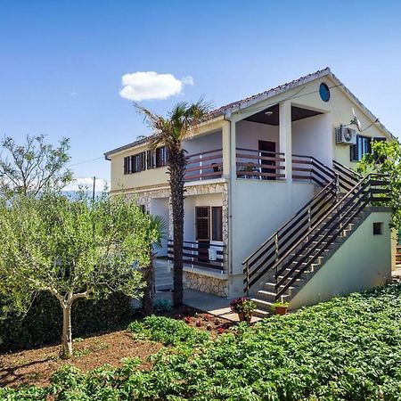 Apartment Matkos - With Garden And Terrace Нін Екстер'єр фото